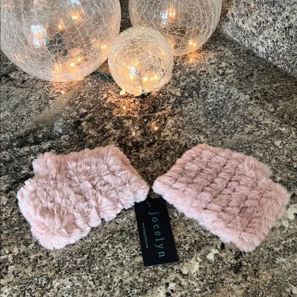 Jocelyn Faux Fur Fingerless Gloves LoveShackFancy - Picture 2 of 6